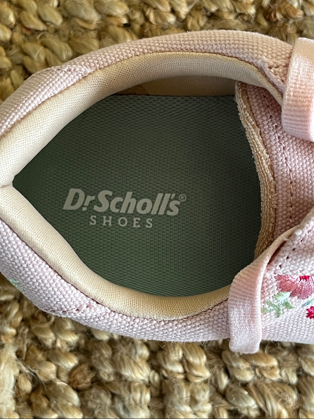 Dr. Scholl's Women’s Pink Floral Platform Sneakers
NWOT
8.5 - Picture 4 of 8